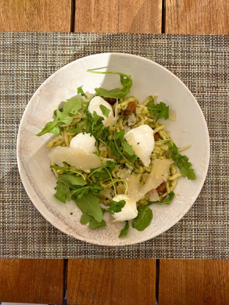 Le Comptoir de la Mere Germaine pesto main