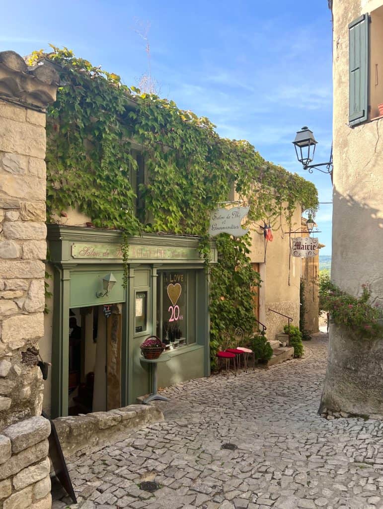 Salon de Thé Eglantine exterior