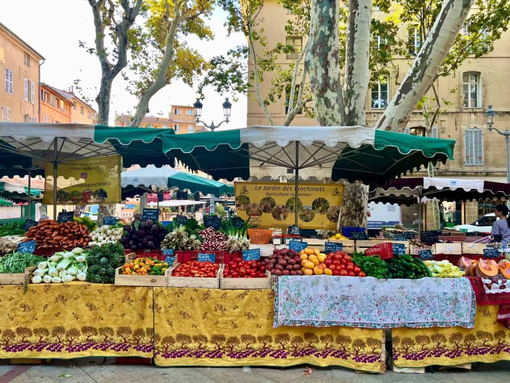 Cities and towns to visit in Provence: Main market in Aix-en-Provence