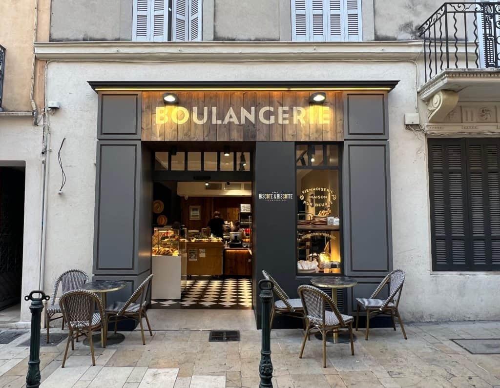 vegetarian-friendly food in Avignon: Chez Biscot and Biscotte bakery exteriors