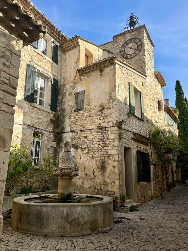 Seguret fountain in main village square