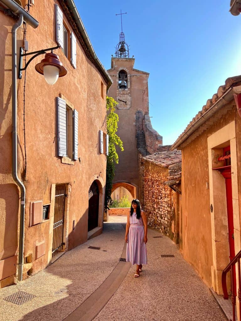 Beautiful villages to visit in Provence: Narrow Streets of Rousillon