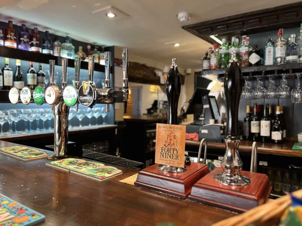 Beautiful Indian Food: The Marquess of Exeter: Bar area