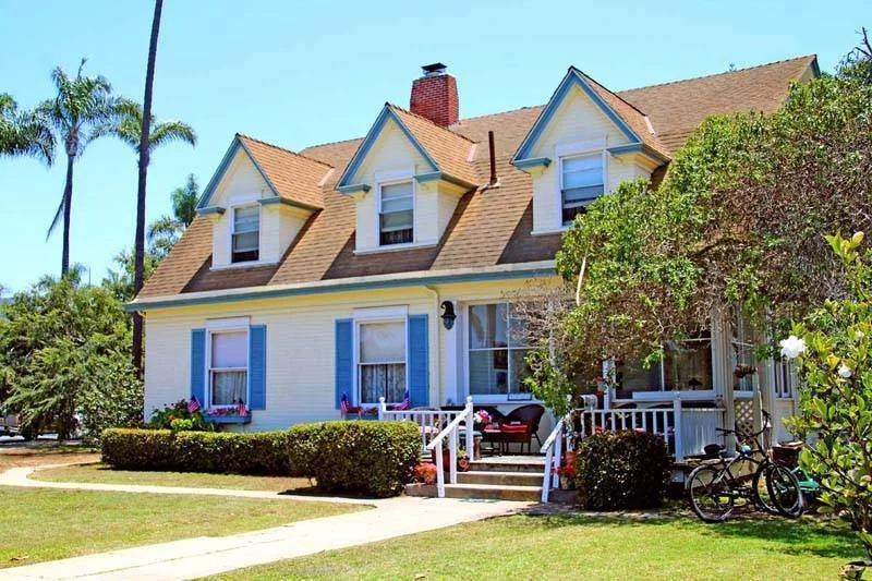 One day in Coronado: L Frank Baum's House with side view