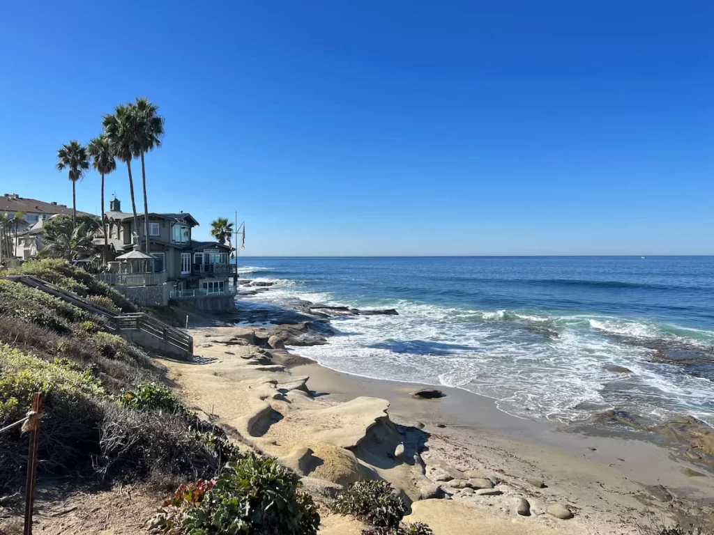 La Jolla Cove Tide Pools with house in the background