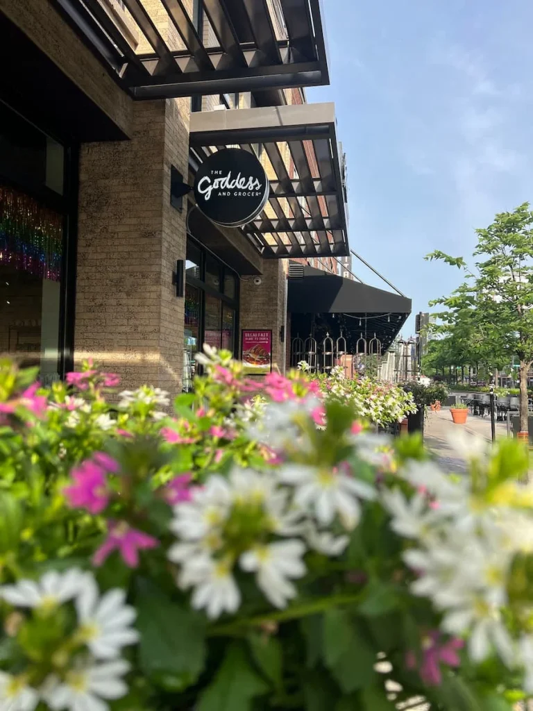 The outside patio area of the The Goddess and Grocer, Chicago