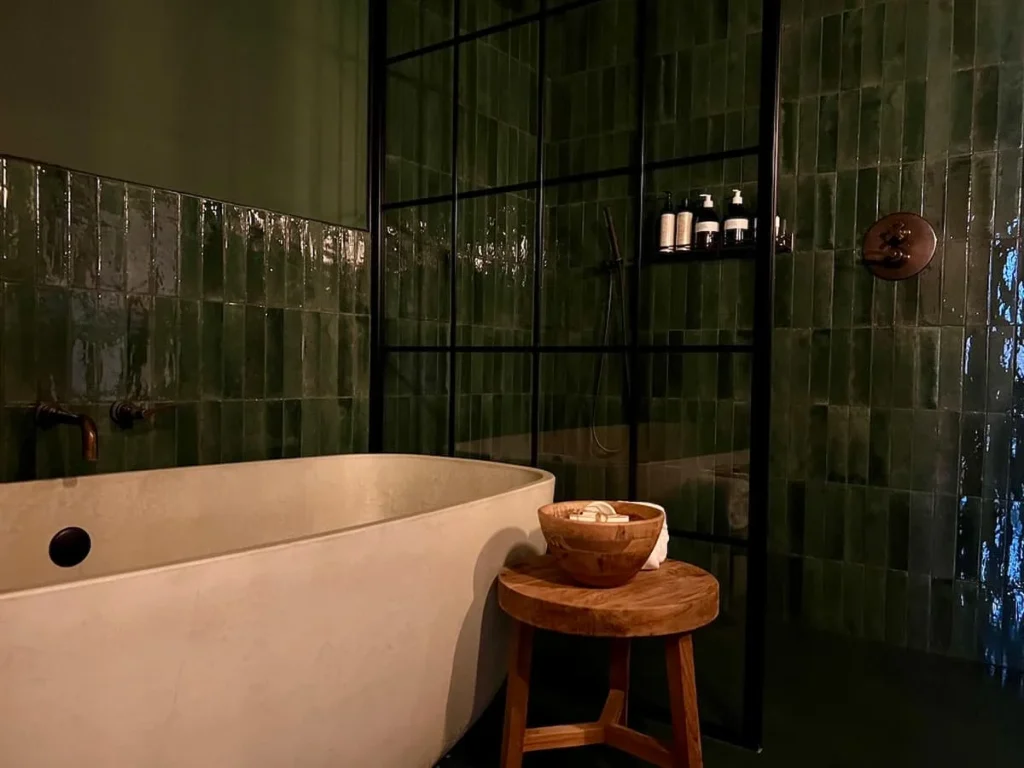 Grace & Savour Suite bathroom at Hampton Manor