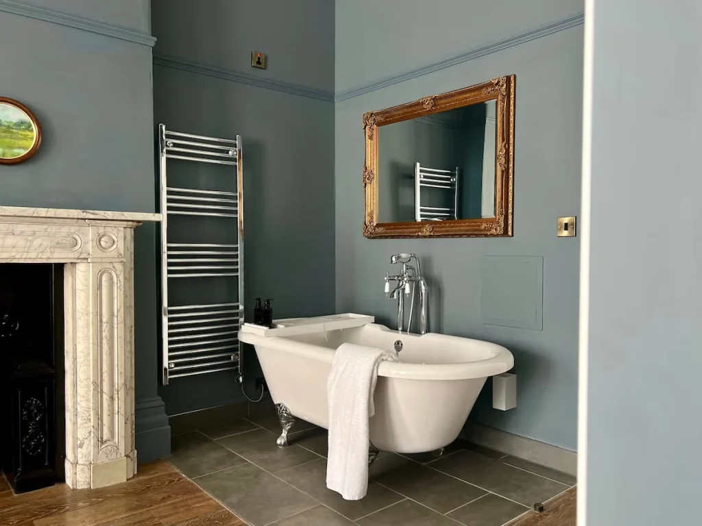 roll top bath in superior double room at St Martins Lodge, Leicester