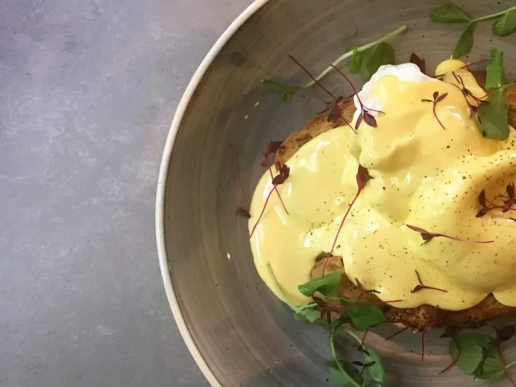 Breakfast in Leicester City Centre: Eggs Benedict at Knight & Garter