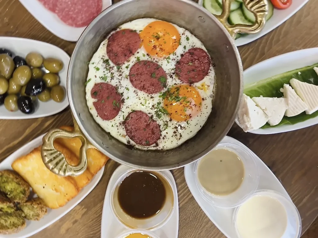 The Royal Sultan Menemen at Tegtat