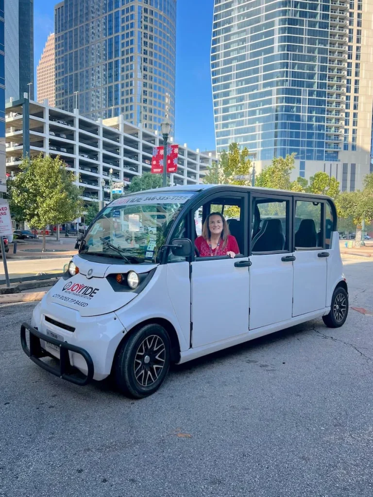 3 days in Houston: Maarna in electric car for Mural Tour
