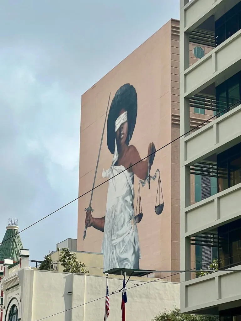 3 days in Houston: Mural Tour Blind Justice Mural