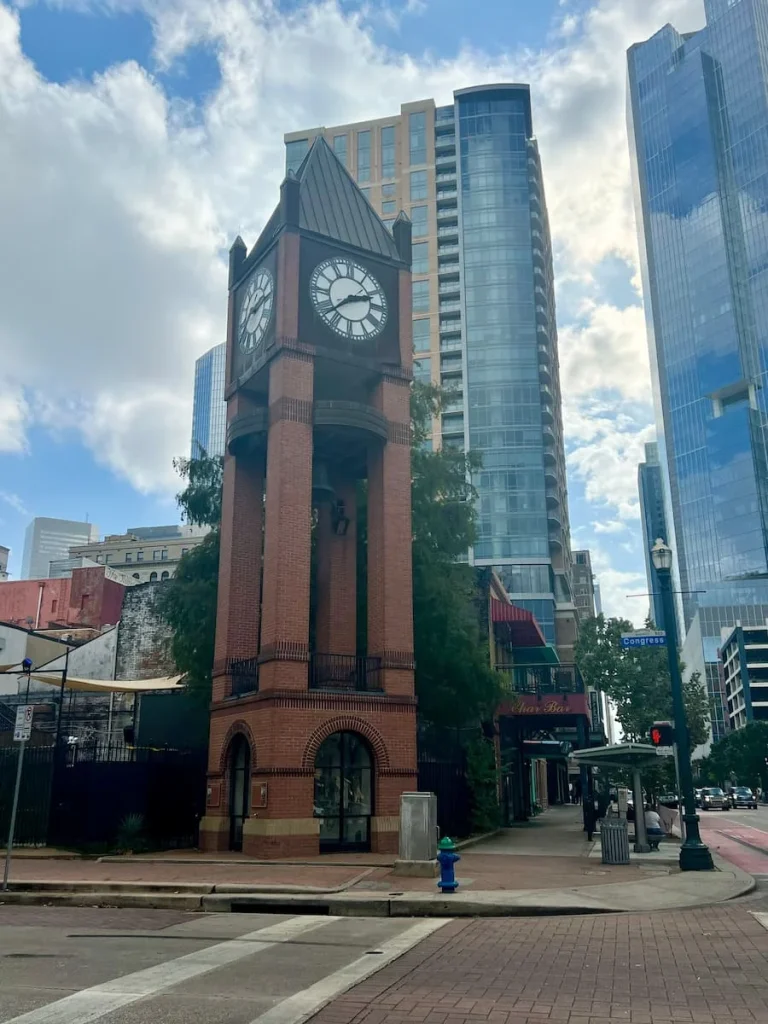 3 days in Houston: Market Square clock tower