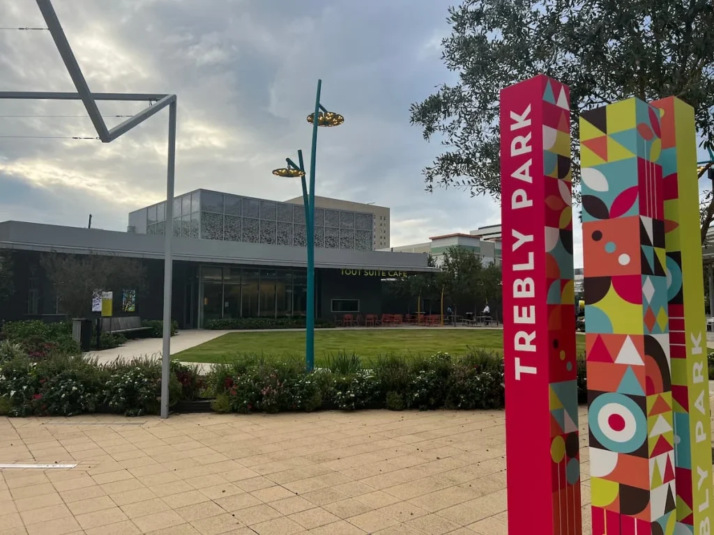 Trebly park with sign in red in Houston