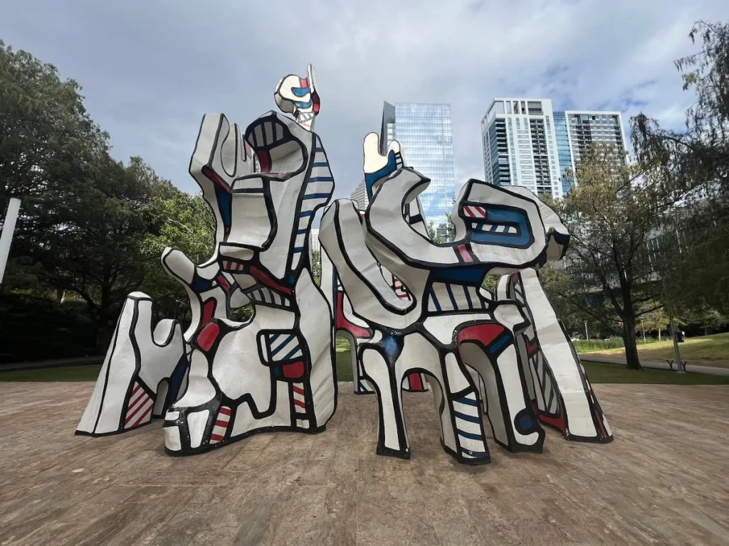 Photo locations in Houston: Monument Au Fantome sculptor exterior