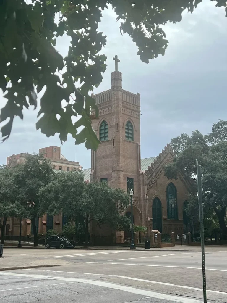 3 days in Houston: Christ Church Cathedral exterior