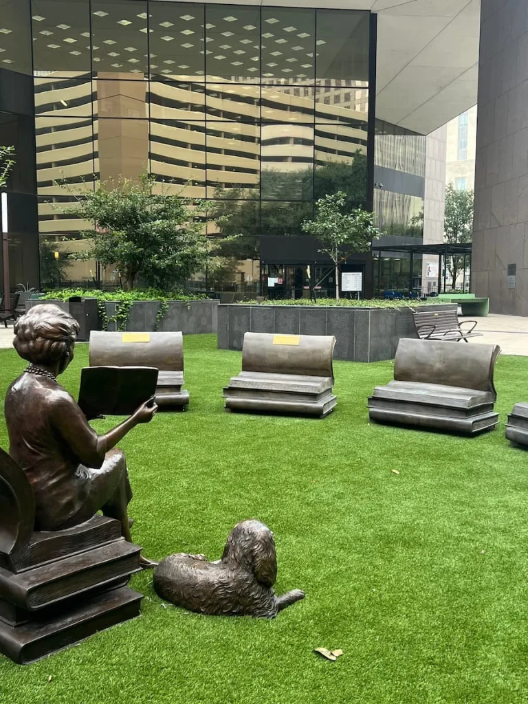 3 days in Houston: Houston Public Library exterior and gardens