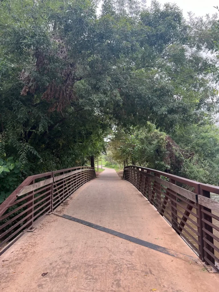 3 days in Houston Buffalo Bayou Park with bridge over the river