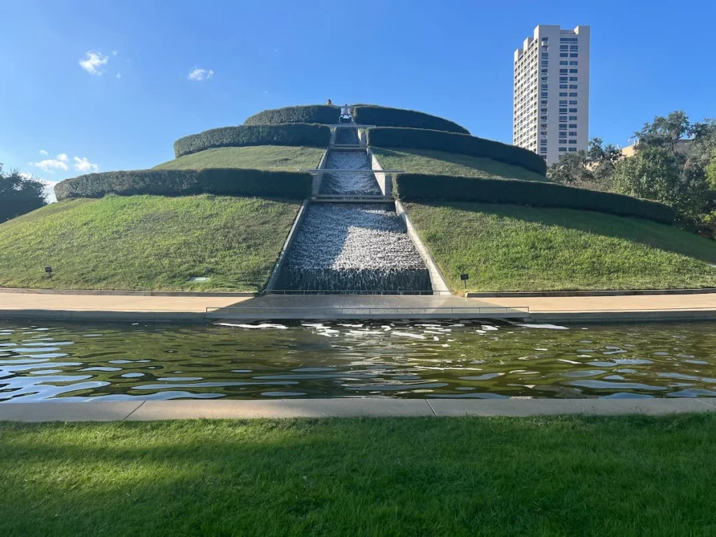 3 days in Houston: Hermann Park McGovern Centennial gardens mound with fountain