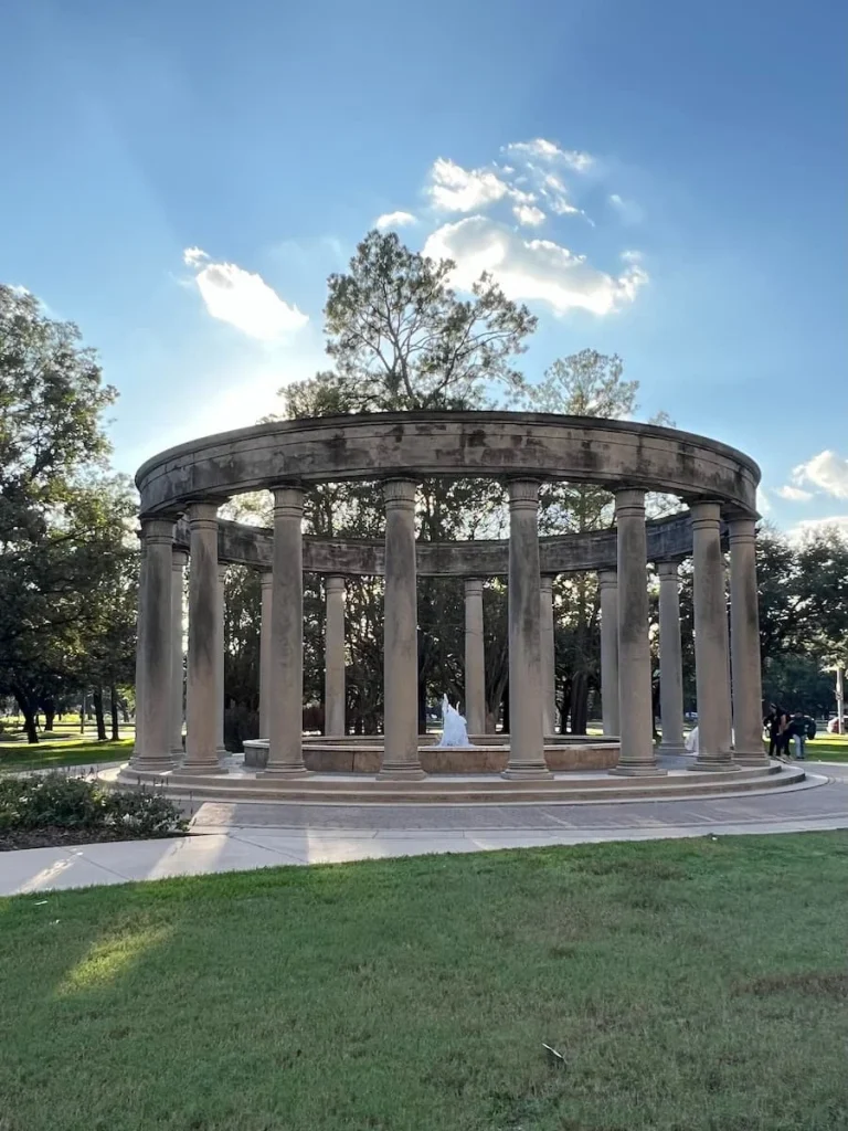 photo locations in Houston: Hermann Park Mecom Rockwell Colonnade