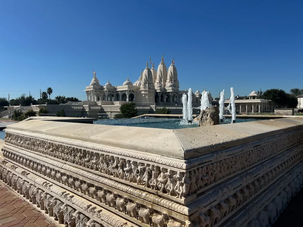 3 days in Houston: BAPS Swaminarayan Temple side view with intricate carving