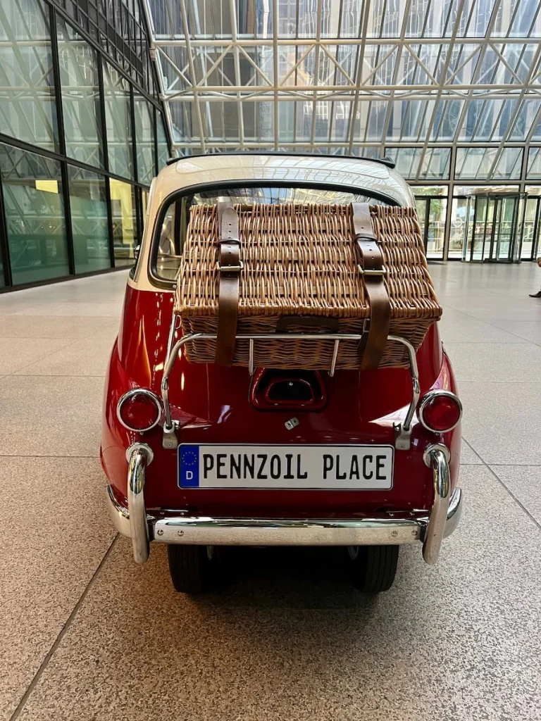 3 days in Houston: Pennzoil Place back view of BMW Isetta 1959