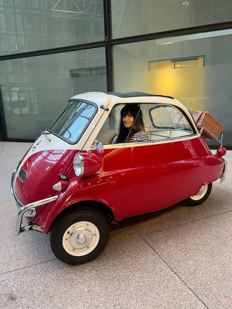 Photo locations in Houston: Pennzoil Place with Bejal sitting inside