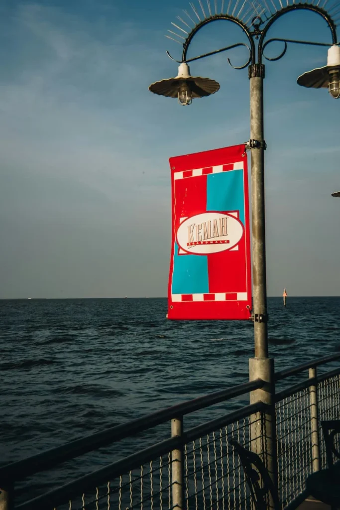 3 days in Houston: Kemah Boardwalk sign