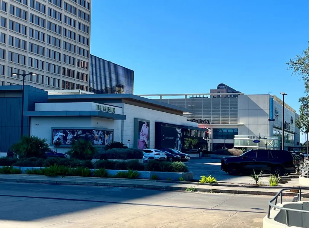 places to stay in Houston: Galleria district of malls.