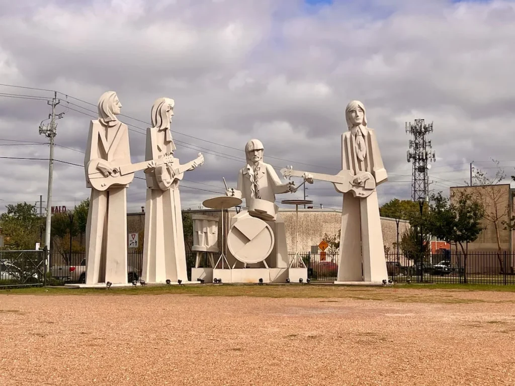 Photo locations in Houston: 8th Wonder Brewery courtyards Beatles sculptures