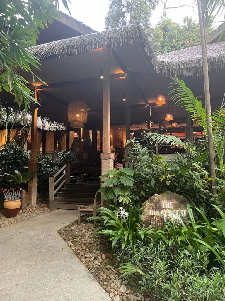 vegan and Vegetarian food in Langkawi: Exterior of Gulai HOuse in the rainforest at The Datai Langkawi