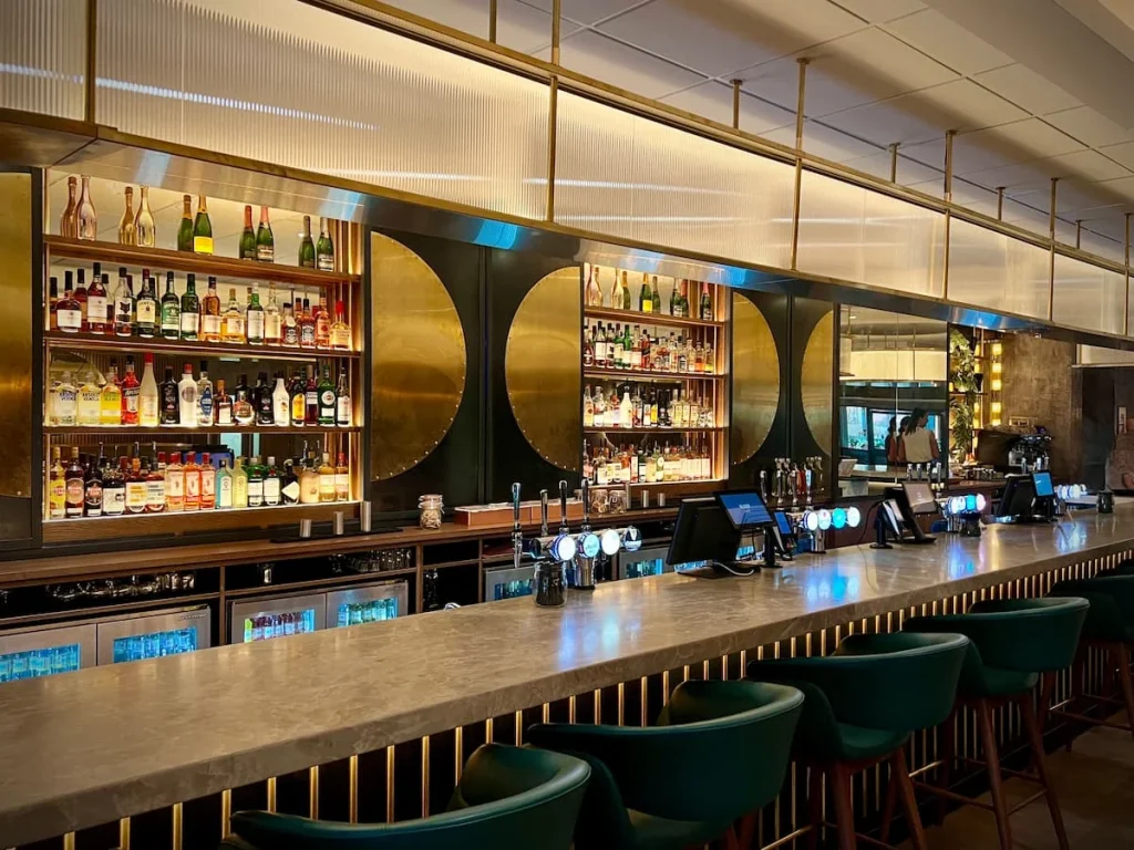 Fifty the street and Burleigh Court Hotel: Bar at Carney & Scott's bar, at Burleigh Court Hotel, Loughborough